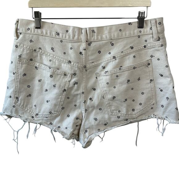 Madewell The Dadjean Denim Shorts  in Cream Daisy Drizzle Size 31 Gently Used - Picture 6 of 8